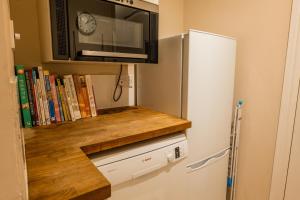 Spacious & Modern 4 bed home in Chester with parking for 1 car