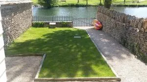 Jolie Maison au bord de la rivière - Anché