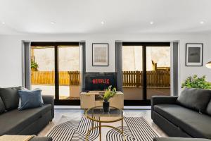 Stunning Spacious Leeds Apartment - Parking