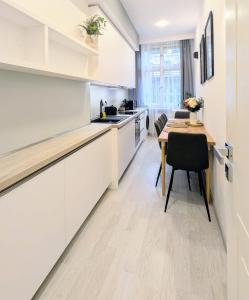 Old Town 2 BDR, free coffee