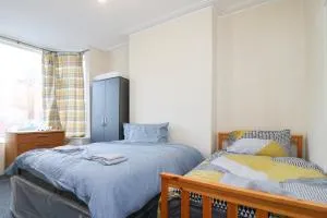 Mayflower road room 1 - Eling