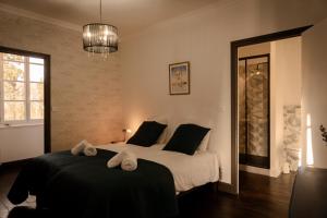 Hotels Dependance Chateau de saint Saturnin sur Loire : Suite Deluxe