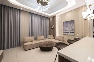 Luxury Huge 1BR apartment With Private Garden in Uptown Al Zahia