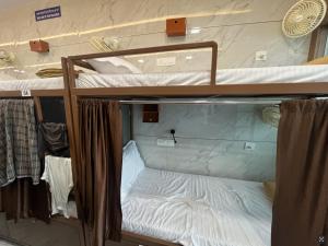 Apex Dormitory Andheri - Near Airport and Marol Metro Station