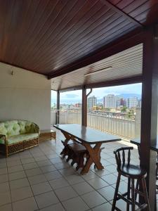 Cobertura 200metros da praia área de churrasqueira com vista pro mar