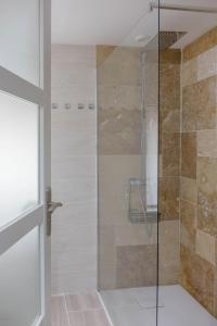 La Maison Authentique - Maison de charme à seulement 5 mn de Saint Denis de lHôtel, 10 mn de Châteauneuf sur Loire et 20 mn dOrléans