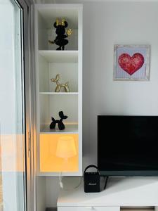 White 1-bdr apartment Agyos Tychonas