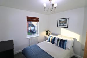 Bracknell Contemporary Stylish 3 bedroom in