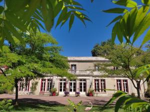 Domaine de Champ rose + piscine chauffée, couverte