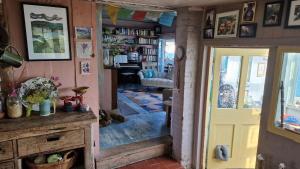A Cosy Cabin at Cuckmere Haven