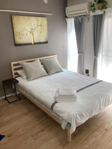 Tokyo Disney Resort 3 minutes by train, along Symbol Road, and plenty of commercial facilities!Free wifi, double bed