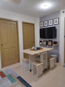 8 Spatial 2BR Condo with Coffee Station