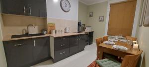 The Enigma - 2 Master bedrooms sleeps 6