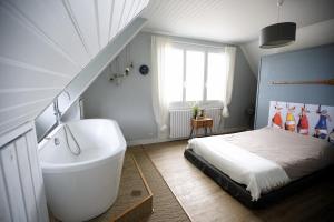 Maisons de vacances Maison front de mer - plage du debarquement : photos des chambres