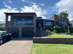 Seven on Hugenote - Stilbaai-Wes