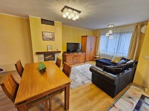 Two charming Studios in Trinity Bansko with balcony and free parking by Flat Mаnager