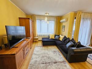 Two charming Studios in Trinity Bansko with balcony and free parking by Flat Mаnager