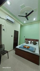 NARAYANI paying guest house