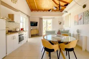 ALMA HILLS Gialova - Glifádha