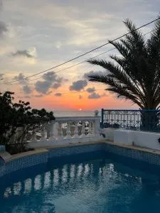 Dar El Bhar, villa sul mare - Келібія