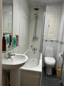 VS-Entire Flat-Central Scotland-Falkirk, Self-Check-in , Pet-friendly with Parking