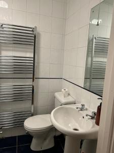 VS-Entire Flat-Central Scotland-Falkirk, Self-Check-in , Pet-friendly with Parking
