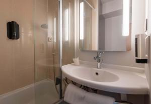 Hotels B&B HOTEL Beauvais : Chambre Double - Non-Fumeurs 