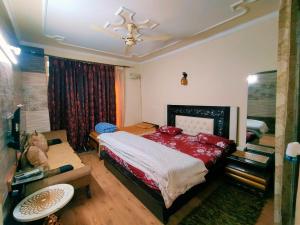 6 BHK-9BHK Big Group Stay