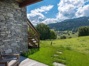 Chalet moderne avec piscine intérieure et hammam - FR-1-569-76