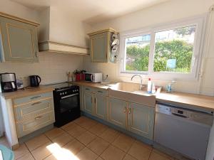 Villas Villa VUE SUR MER avec terrasse a 400m de la Mer a PLEUMEUR-BODOU - Ref 221 : photos des chambres