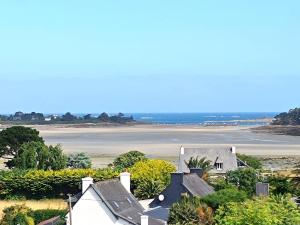 Villas Villa VUE SUR MER avec terrasse a 400m de la Mer a PLEUMEUR-BODOU - Ref 221 : Maison 3 Chambres