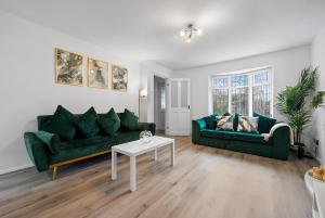 Luxury 3 Bed House, Sleeps 6, Near NEC - Airport, Parking, Contractors - Families Stay