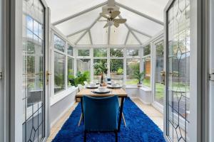 Elegant 3 Bed House, Sleeps 6, Near NEC - Airport, Parking, Contractors - Families Stay