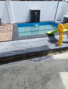 4D Homestay TSNU Tampin with pool n Bbq set