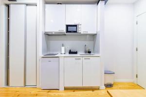 Mourarias Place - Yellow Studio