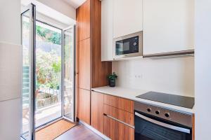 2BR Cardiff Apartment with Balcony