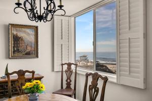 Waterfront Condo Unmatched Views and Prime Location