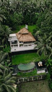 Luxury 2BR Ubud Villa with Infinity Pool and Jungle Views