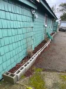 The Cozy Crab Cottage