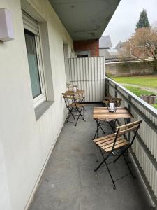 Geräumige Handwerkerunterkunft mit Balkon