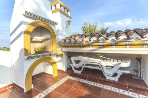 Bright & Spacious 2 Bedroom apartment Villamartin