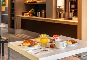 Hotels B&B HOTEL Montpellier 2 : photos des chambres