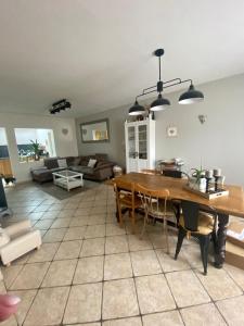 Villas Agreable maison proche 24h circuit et centre ville Pleasant house near circuit and city center : photos des chambres