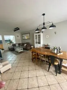 Agréable maison proche circuit et centre ville Pleasant house near circuit and city center - Allonnes