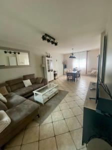 Villas Agreable maison proche 24h circuit et centre ville Pleasant house near circuit and city center : photos des chambres