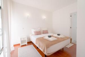 5 bedroom Beach house in Luz, Lagos