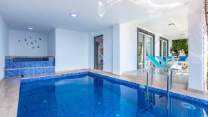 Apartment with Private Pool - 3115