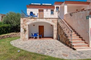 Crystal Pool Village In Tanaunella img6