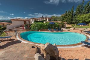 Crystal Pool Village In Tanaunella img2