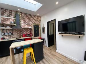 B2 Beautiful House in 7th, 2-4G by Eiffel Tower